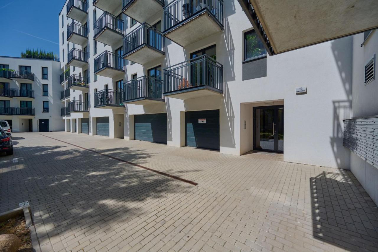 Apartment Center Mirrors With Parking By Renters Wroclaw