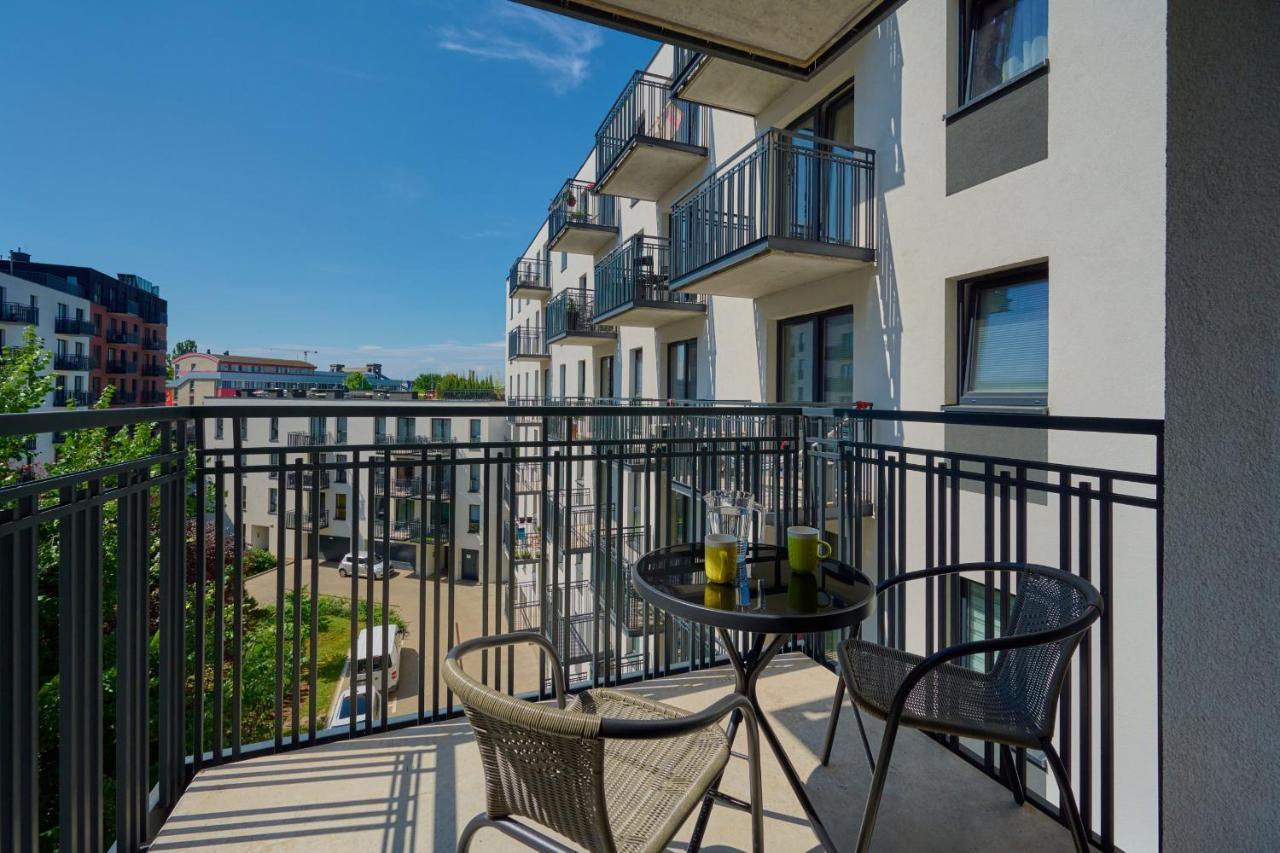 Apartment Center Mirrors With Parking By Renters Wroclaw